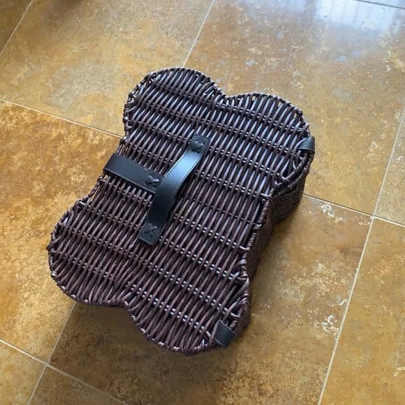 Both Brown Wicker Pet Dog Bone Baskets dog or cat supply storage bins - Picture 15 of 16